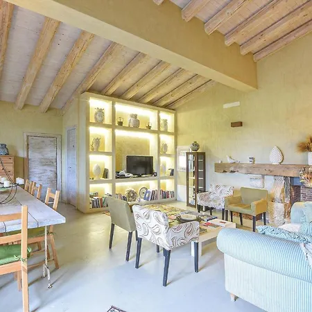 Holiday home Beautiful In Caltagirone